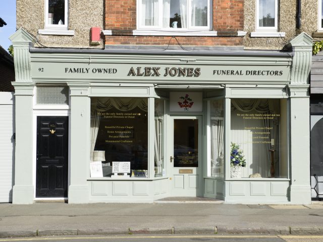 Alex Jones Funeral Directors - Oxted Branch